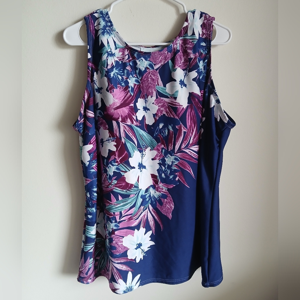Caya costa size 24W womens floral swim top UV Protection